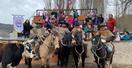 Club Villa Cerro Castillo realizó actividad de Fiestas Patrias para niños