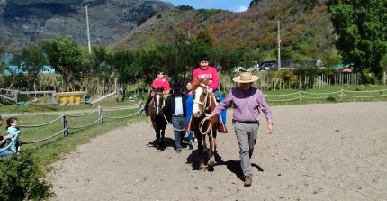 Criadores y corraleros realizaron actividad de equinoterapia en Villa Mañihuales