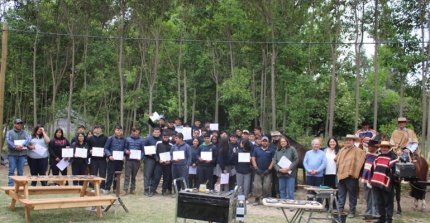 Asociación de Rodeo Melipilla organizó Curso de Herraje en escuela agrícola "Ernesto Muller" de Talagante