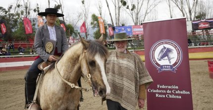 Emilia Vargas y Eugenio Vásquez triunfaron en el Barrilete de la Semana de la Chilenidad
