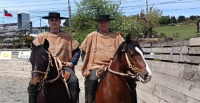 Los Bravo brillaron en Chiloé: Padre e hijo se quedaron con rodeo en Chonchi