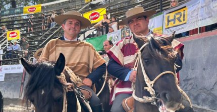 Nicolás Arévalo y Francisco Hidalgo estuvieron muy cerca de bailar cueca en Melipilla
