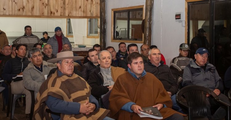 La amena reunión de la Asociación de Criadores de Linares